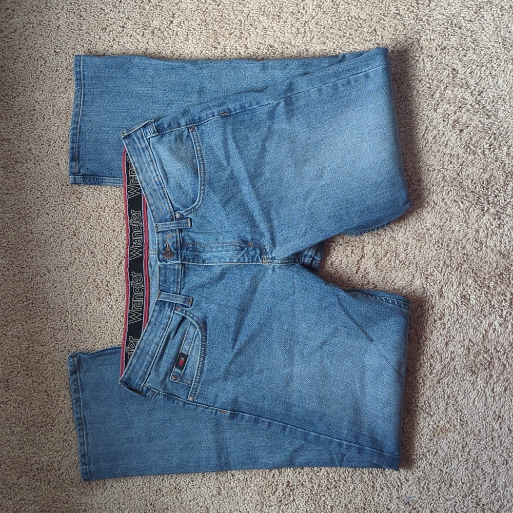 Men's Wrangler 20X relaxed fit jeans size 33x32